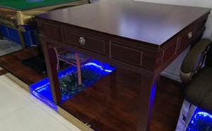 老街街道麻将桌